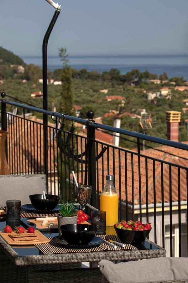 Villa Dimitris - The House Experience Frinion ภายนอก รูปภาพ