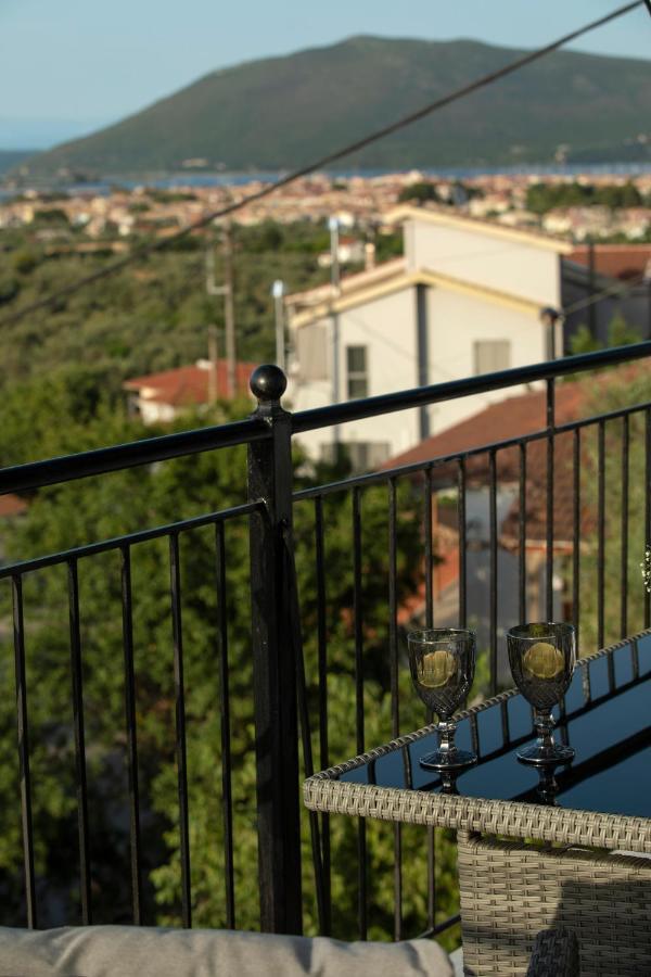 Villa Dimitris - The House Experience Frinion ภายนอก รูปภาพ