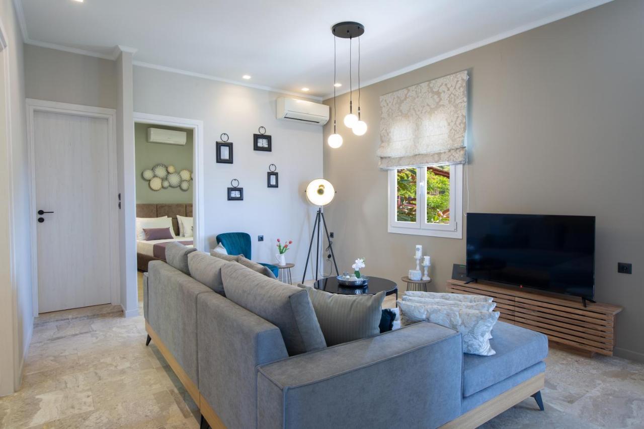 Villa Dimitris - The House Experience Frinion ภายนอก รูปภาพ